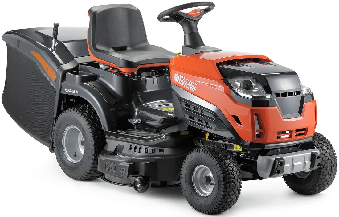 Oleo-Mac OM102R/16K Comfort 102cm Hydrostatic Rear Collection Lawn Tractor