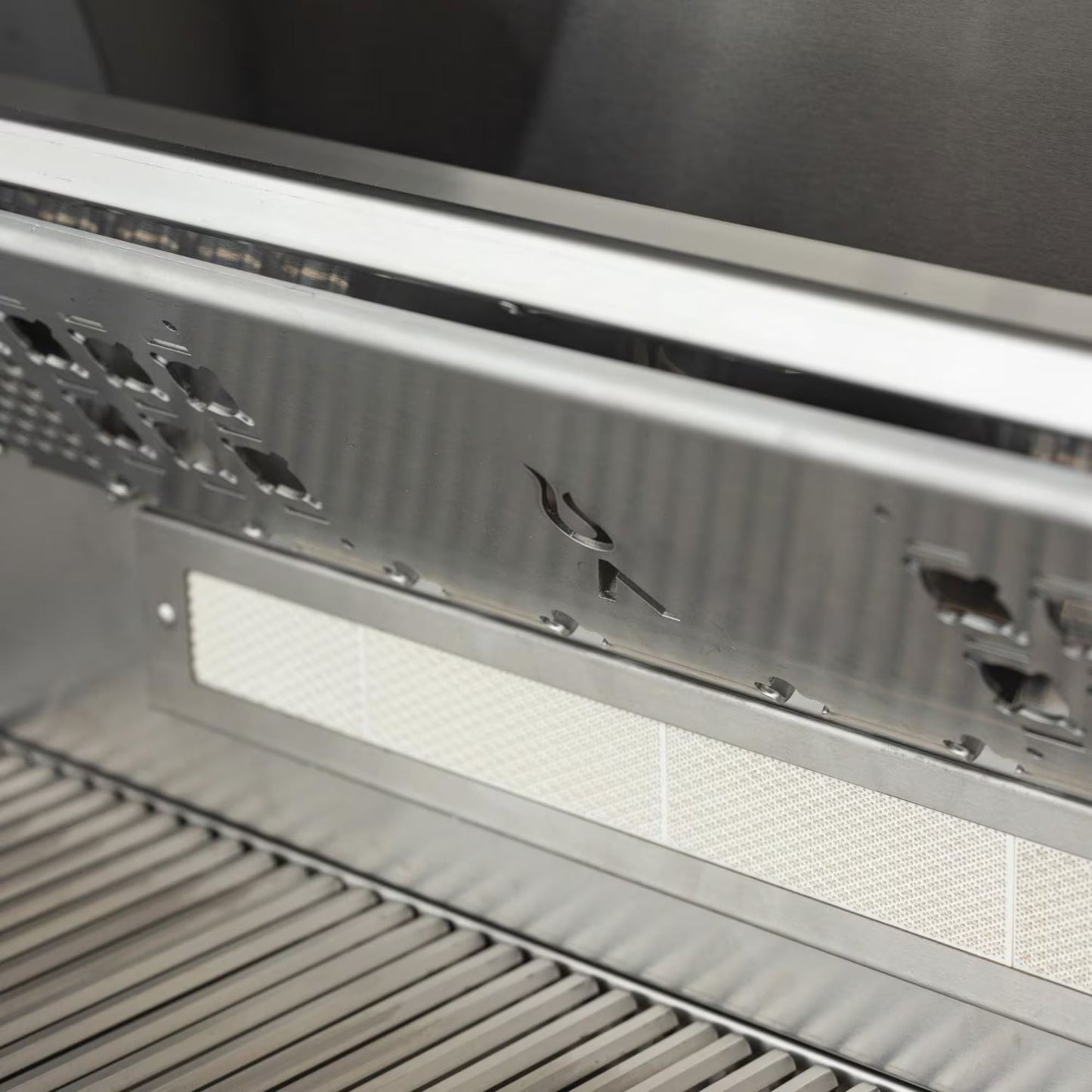GRILLDEN™ blaze lte pro 32 inch 4 burner built in gas grill w digital temperature screen rear infrared burner