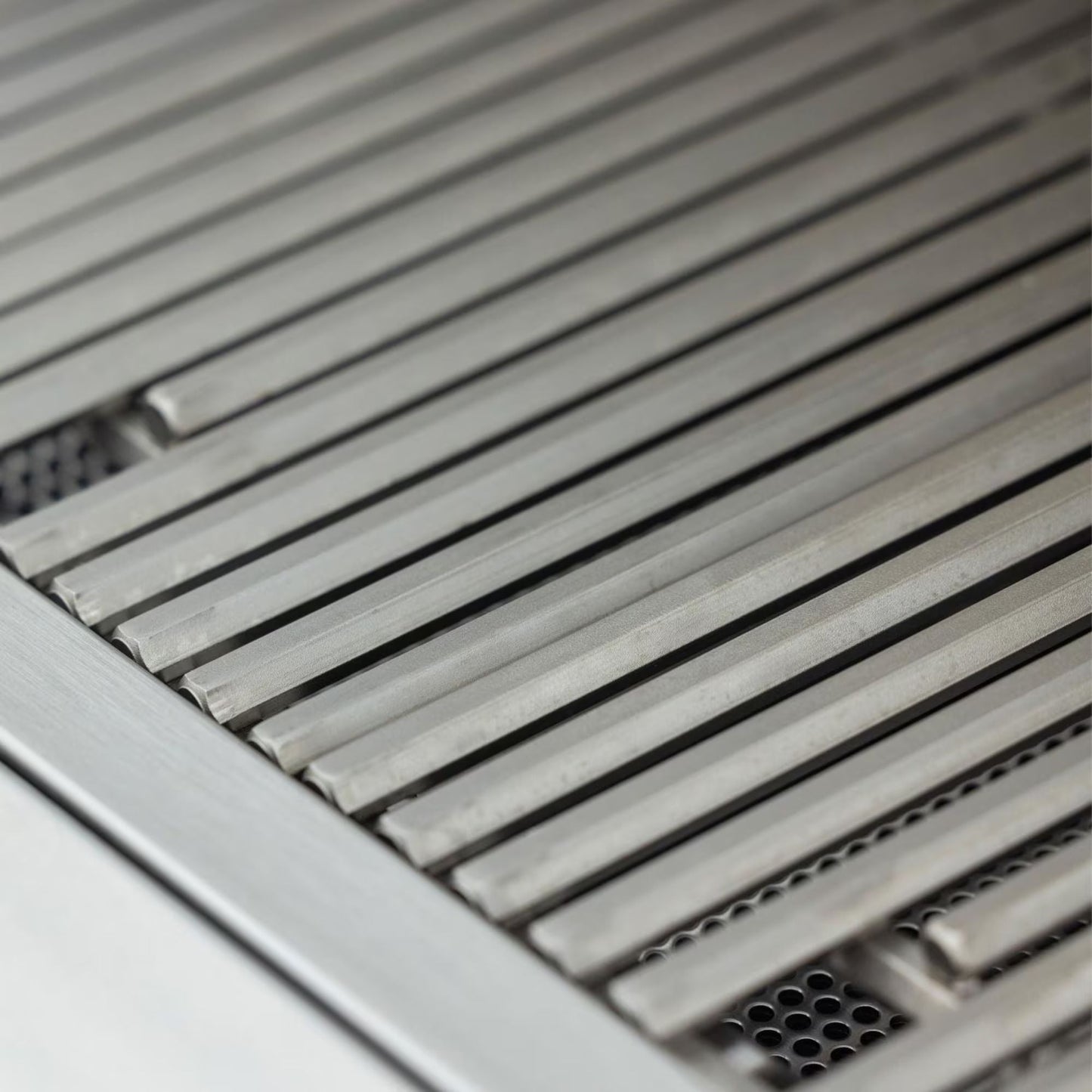 GRILLDEN™ blaze lte pro 32 inch 4 burner built in gas grill w digital temperature screen rear infrared burner