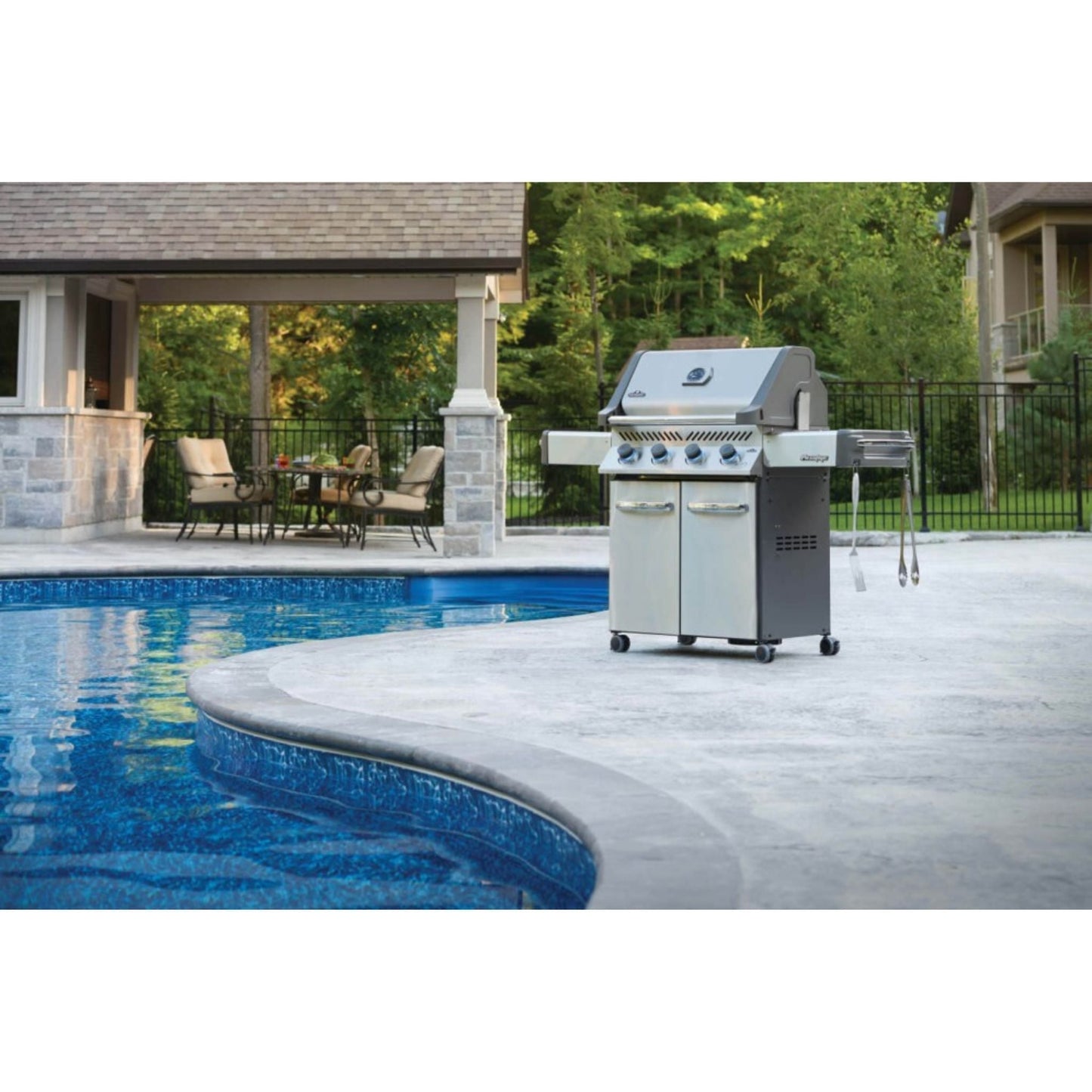 GRILLDEN™ prestige® 500 napoleon